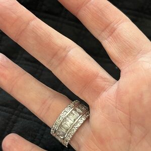 Elegant Silver Band Ring